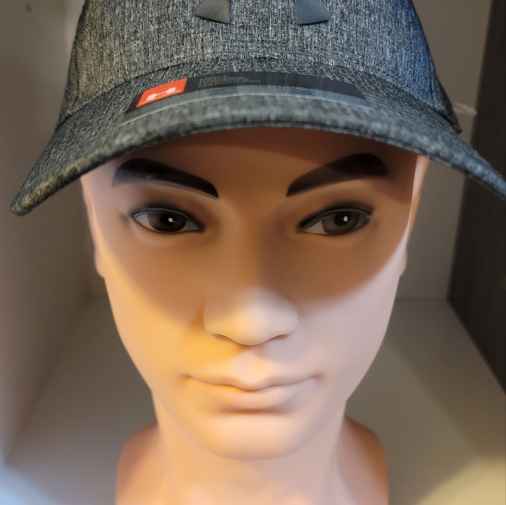 BNWT Under Armour Visor